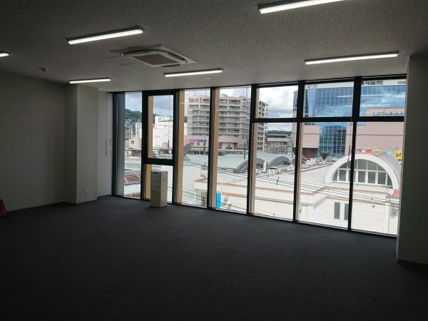 山田ビル　４階