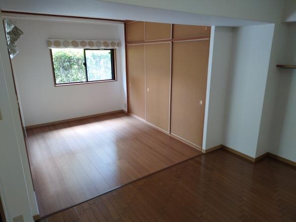 奈良市富雄北１丁目のマンション