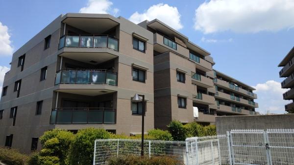 奈良市富雄北１丁目のマンション