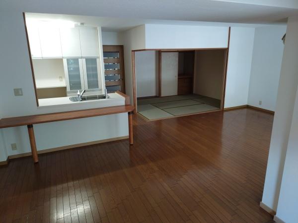 奈良市富雄北１丁目のマンション