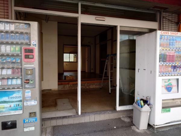 生駒市小瀬町の店舗（建物一部）