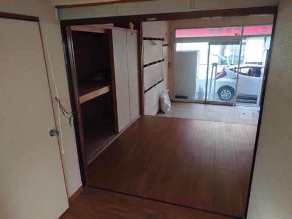生駒市小瀬町の店舗（建物一部）