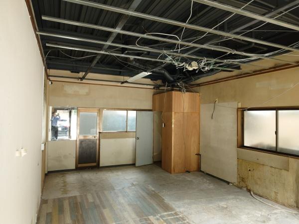 生駒市鹿畑町の店舗（建物一部）