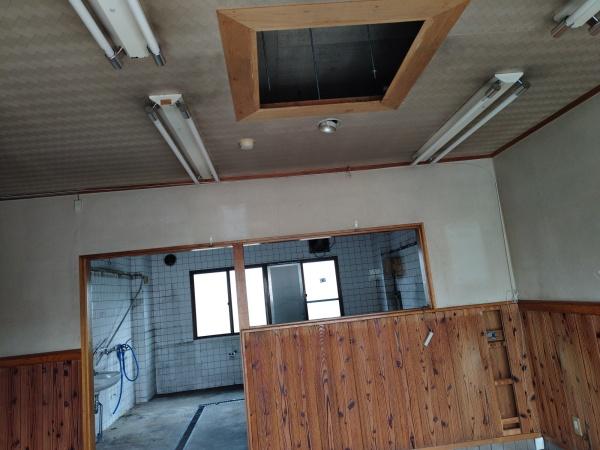 生駒市小瀬町の店舗（建物一部）