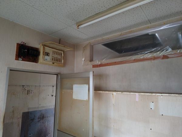 生駒市小瀬町の店舗（建物一部）