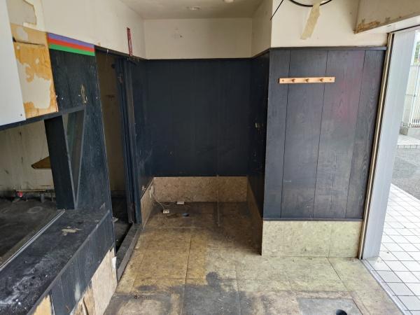 生駒市小瀬町の店舗（建物一部）