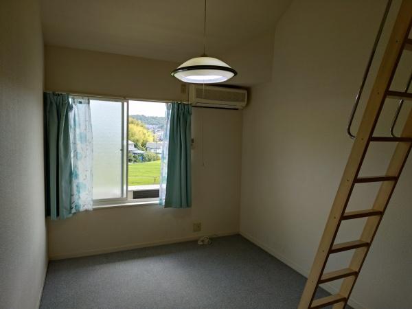 生駒市西菜畑町のアパート