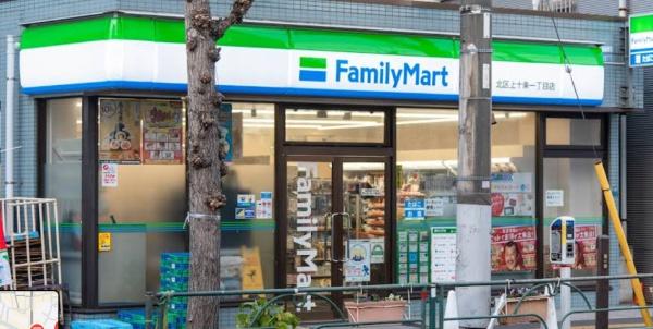 スカイハイツ中十条(ファミリーマート上十条一丁目店)