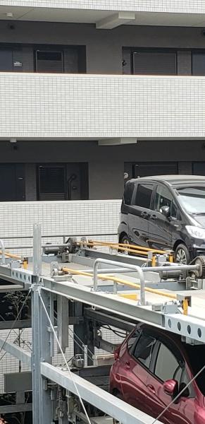 アールブラン横浜仲町台駐車場