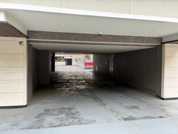 アールブラン横浜仲町台駐車場