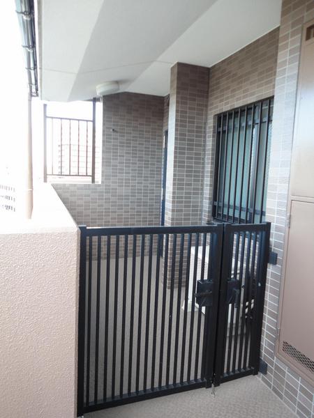 コスモ武蔵浦和クレスト(玄関)