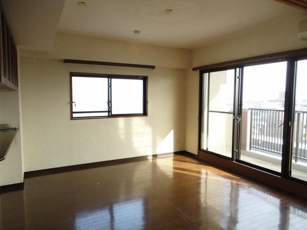 コスモ武蔵浦和クレスト(リビング)