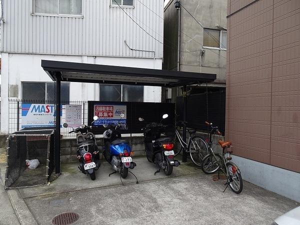 ブラウンヒルズ東山Ａ棟