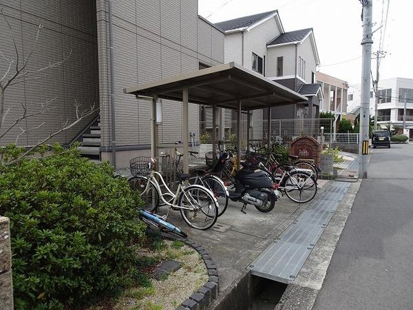 シャルト