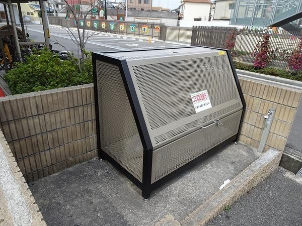 シャルト