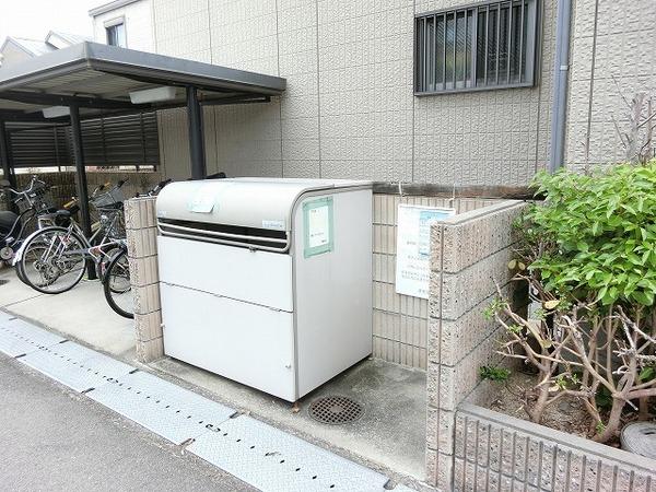 イーストヴィラ