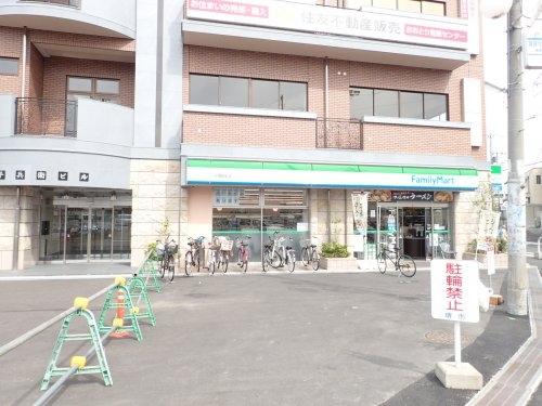 Primo鳳(ファミリーマートJR鳳駅前店)