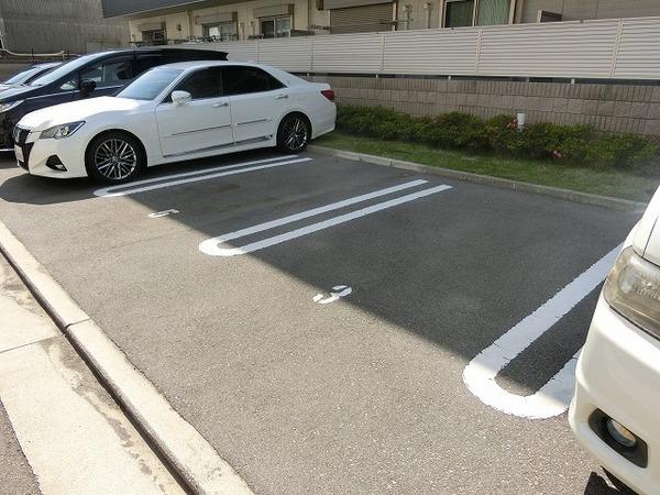 シャーメゾン三宝