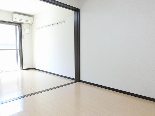 フジパレス草尾