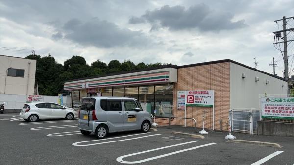 リバーイースト(セブンイレブン堺楢葉店)