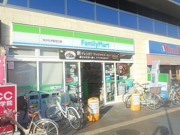 プレッツァ中百舌鳥(ファミリーマートなかもず駅北口店)