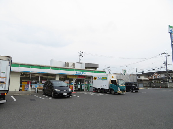 アーバニティ伊田(ファミリーマート堺美原小寺店)