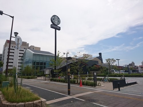 ハートイン宿院(スターバックスコーヒー堺フェニックス通り利晶の杜店)