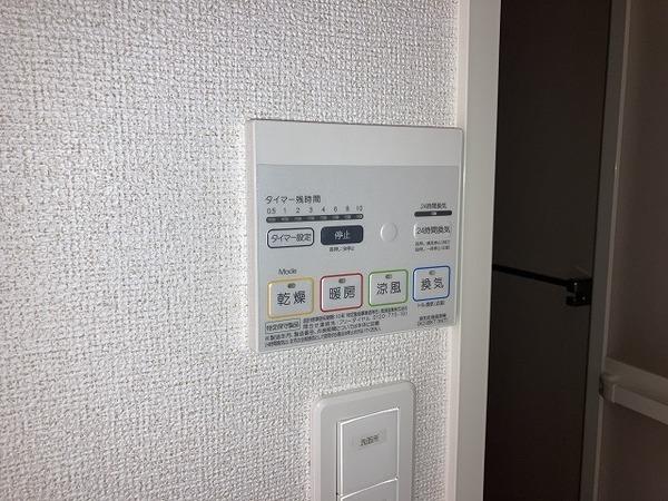 クレスト草部