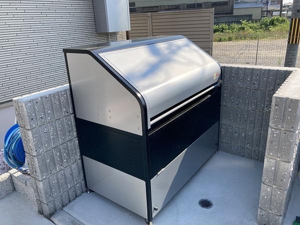 クレスト草部