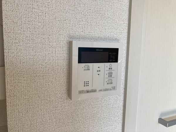 クレスト草部