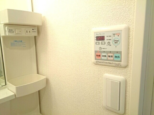 シャロルエヌ