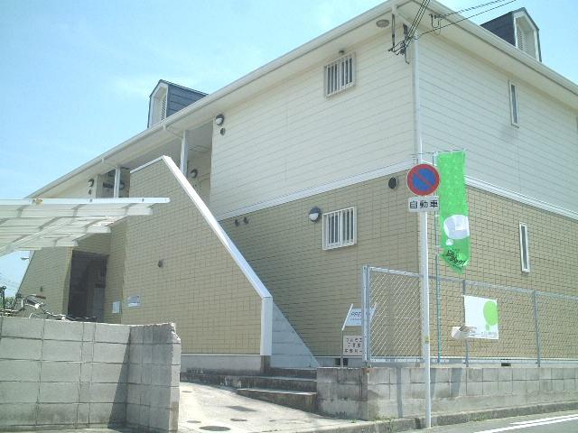 堺市西区鳳北町８丁のハイツ