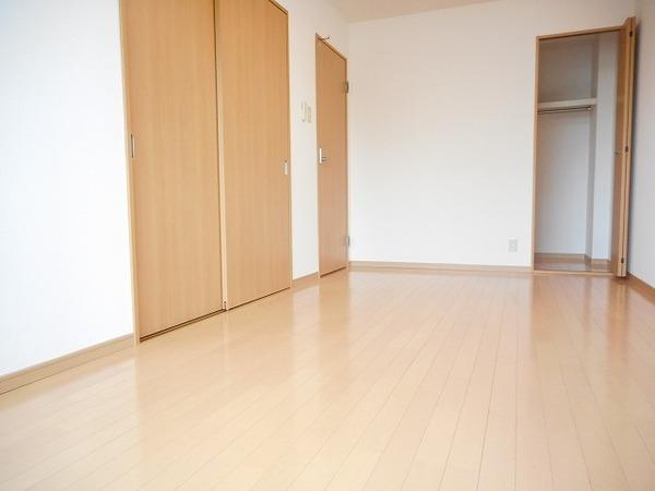 アンプルールフェールルミエール富木