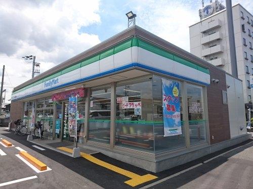 堺市堺区出島海岸通1丁のマンション(ファミリーマート堺出島海岸通店)