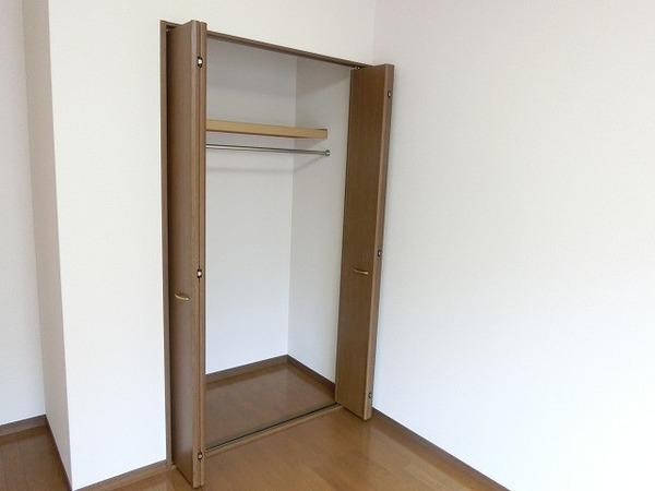 堺市堺区香ヶ丘町４丁のハイツ