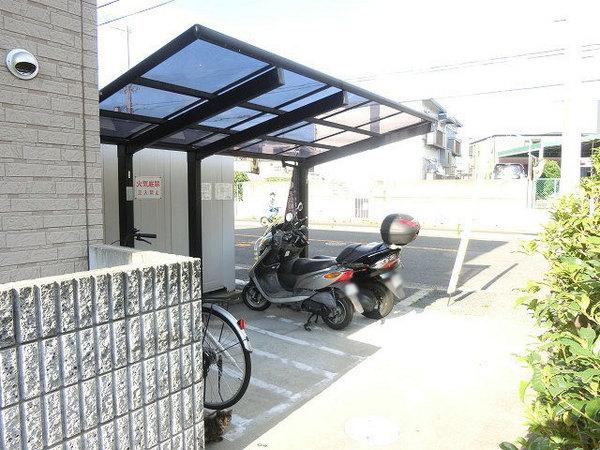 堺市堺区香ヶ丘町４丁のハイツ