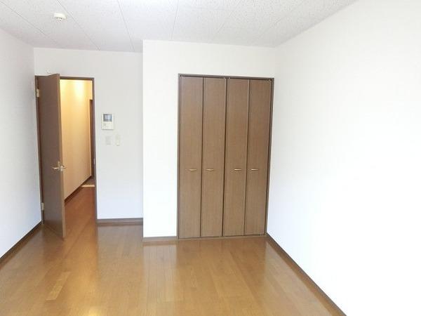 堺市堺区香ヶ丘町４丁のハイツ