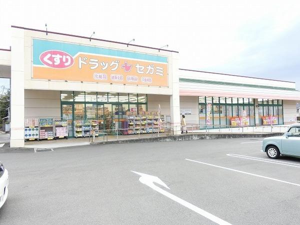 コテージ向陵(ドラッグセガミ黒土店)