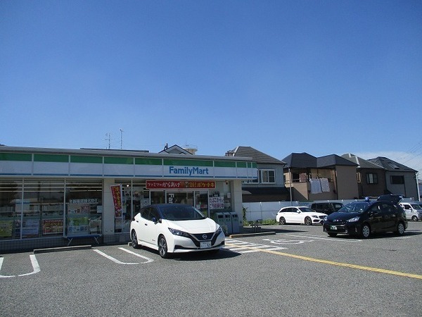 アベニール高石(ファミリーマート高石加茂三丁目店)