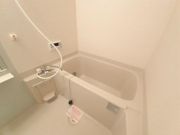 ファシネイション春日1