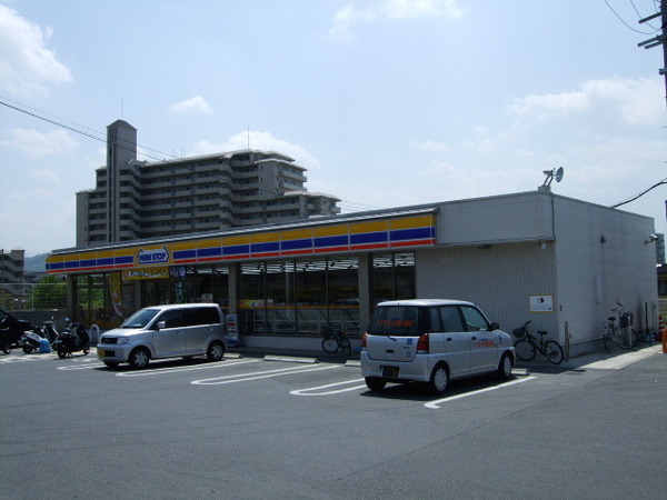 カーサレガロ(ミニストップ富田林須賀店)