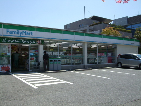 狭山レークハイツ２号棟(ファミリーマート狭山市役所前店)