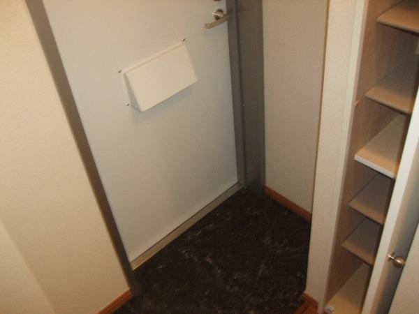 レオパレス富田林西