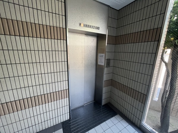 エクセレンシーアイ