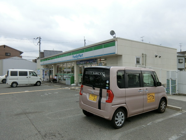 レオパレスシャルマンアンジュ(ファミリーマート富田林中野町店)