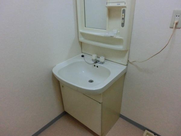 七々色ハイツ