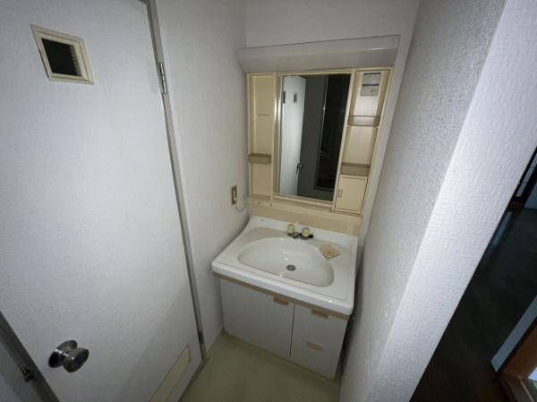 シャトードイワネＬ号館