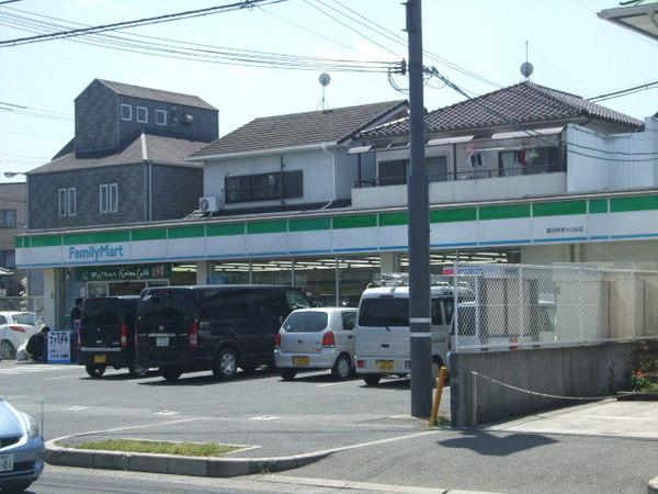 リブセジュール(ファミリーマート津々山店)