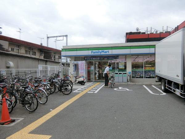 レオパレスシャルマンルミエール(ファミリーマート富田林喜志駅前店)