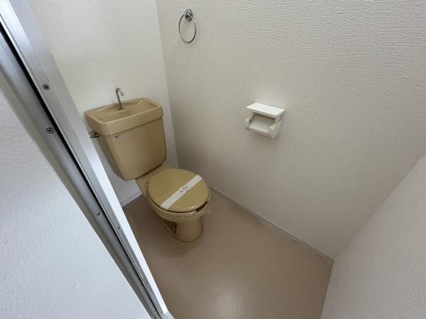 シャトードイワネＯ号館